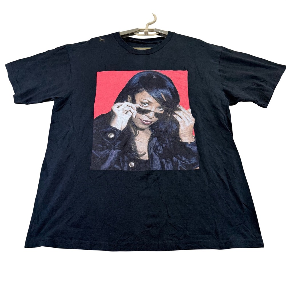 Aaliyah T Shirt Womens Medium Black Graphic Portrait Short Sleeve Crew Cotton